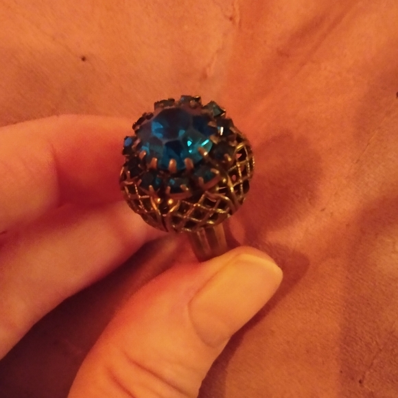 Deep Blue Giant Rhinestone Ring - Picture 3 of 4